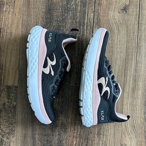 XLR8 Women's Black and Pink Sneakers